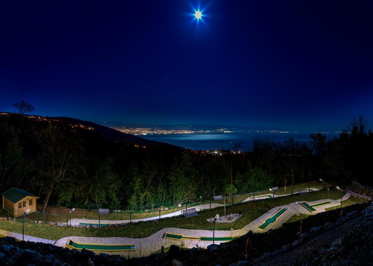 Villa Altavista - Seaview & Relax With Heated Pool & Minigolf Opatija Buitenkant foto