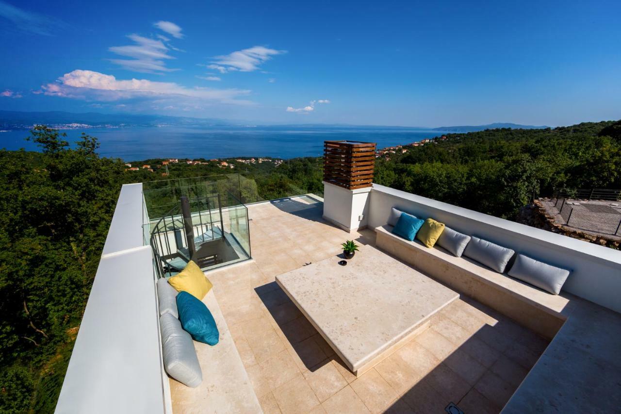 Villa Altavista - Seaview & Relax With Heated Pool & Minigolf Opatija Buitenkant foto