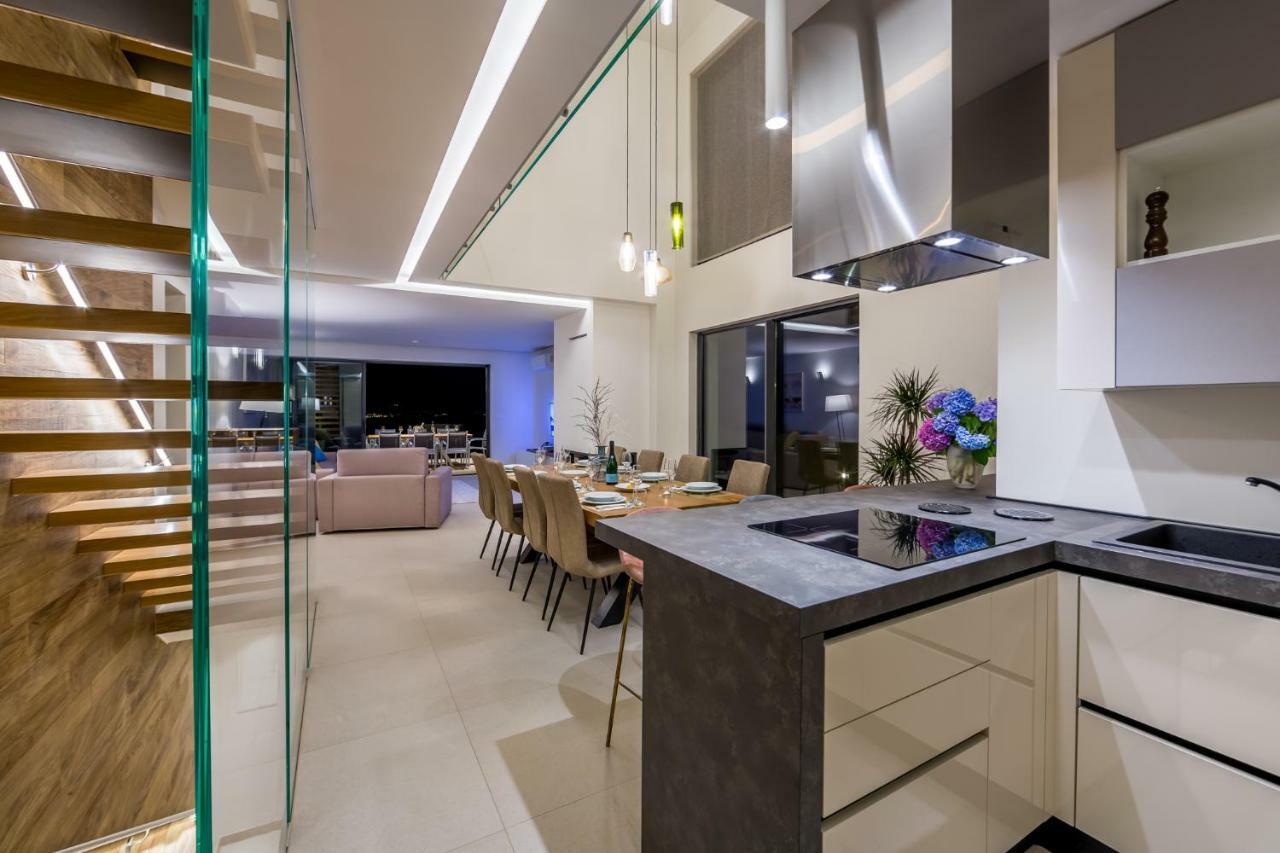 Villa Altavista - Seaview & Relax With Heated Pool & Minigolf Opatija Buitenkant foto