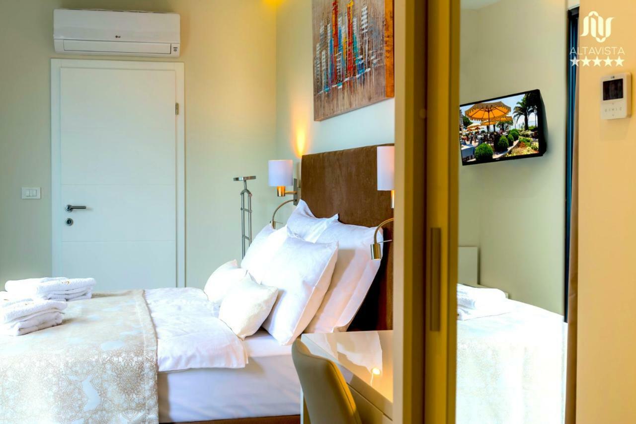Villa Altavista - Seaview & Relax With Heated Pool & Minigolf Opatija Buitenkant foto