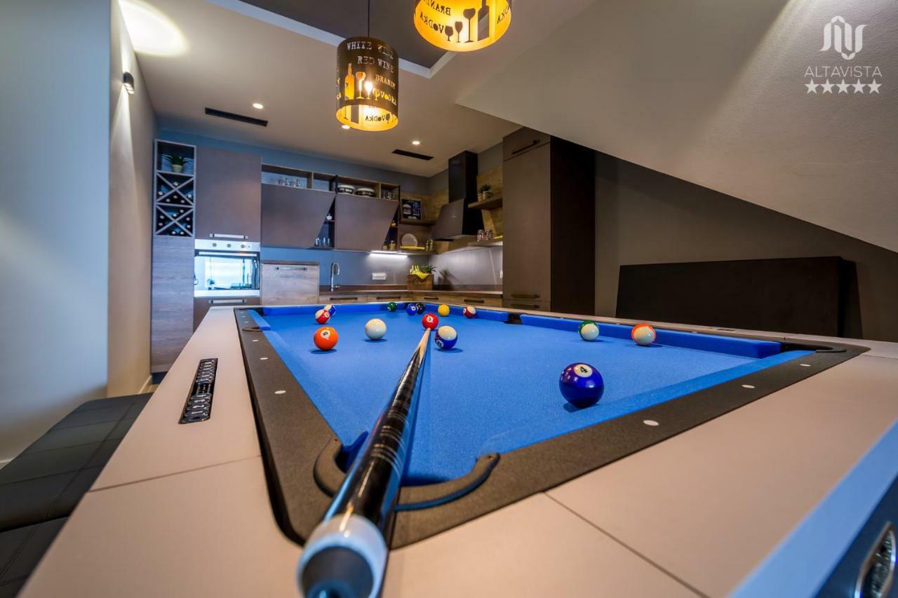 Villa Altavista - Seaview & Relax With Heated Pool & Minigolf Opatija Buitenkant foto