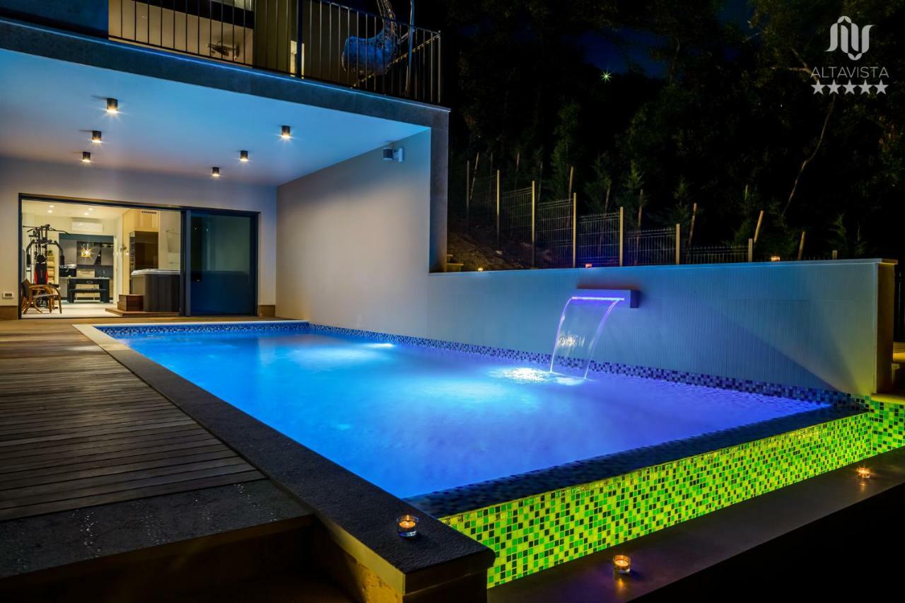 Villa Altavista - Seaview & Relax With Heated Pool & Minigolf Opatija Buitenkant foto