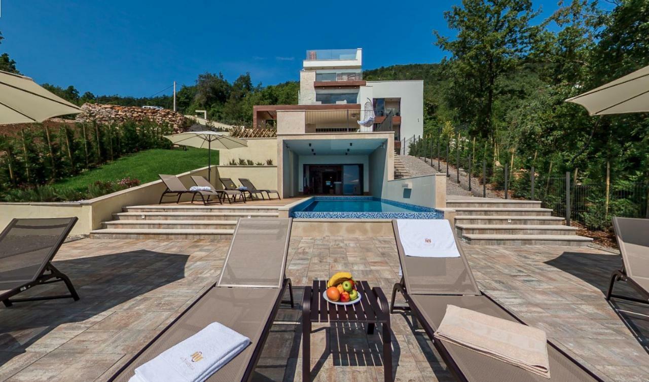 Villa Altavista - Seaview & Relax With Heated Pool & Minigolf Opatija Buitenkant foto