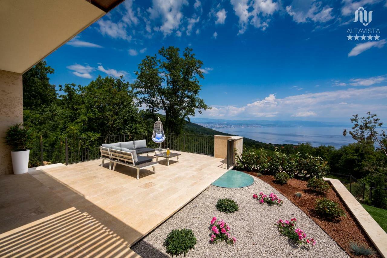 Villa Altavista - Seaview & Relax With Heated Pool & Minigolf Opatija Buitenkant foto
