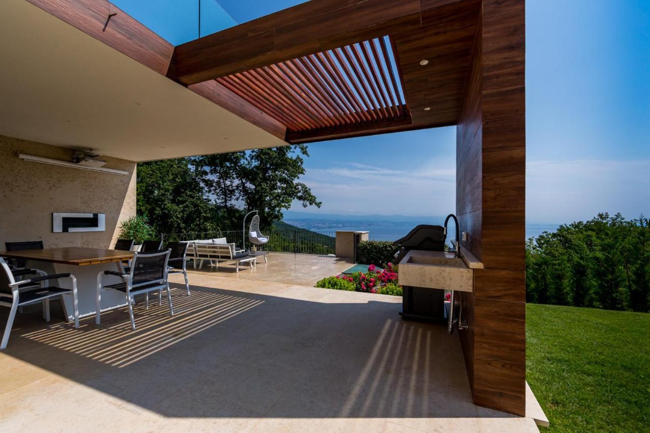Villa Altavista - Seaview & Relax With Heated Pool & Minigolf Opatija Buitenkant foto
