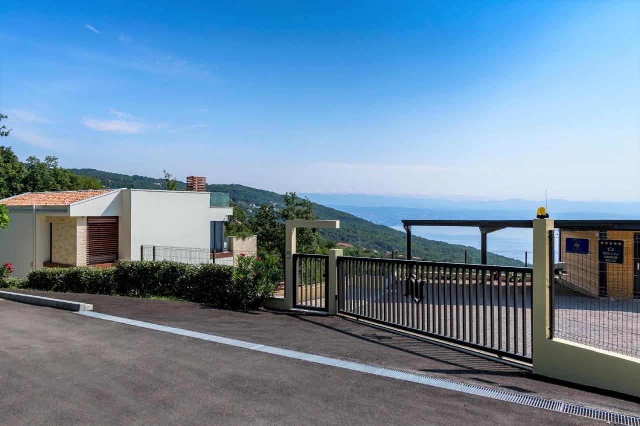 Villa Altavista - Seaview & Relax With Heated Pool & Minigolf Opatija Buitenkant foto